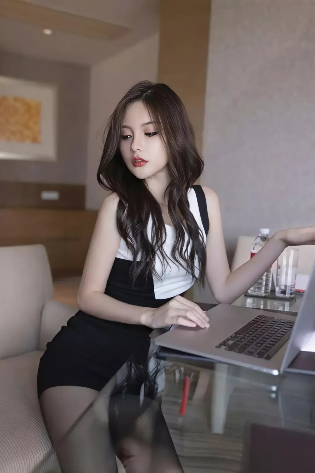 风情万千的黑丝美腿