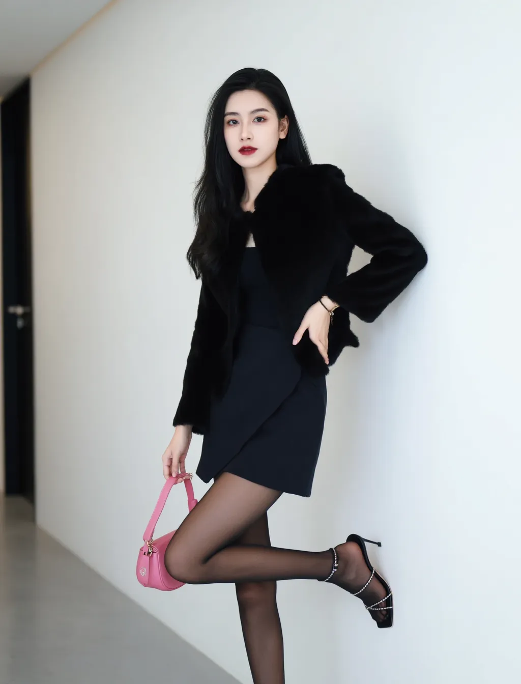 风情万千的黑丝美腿