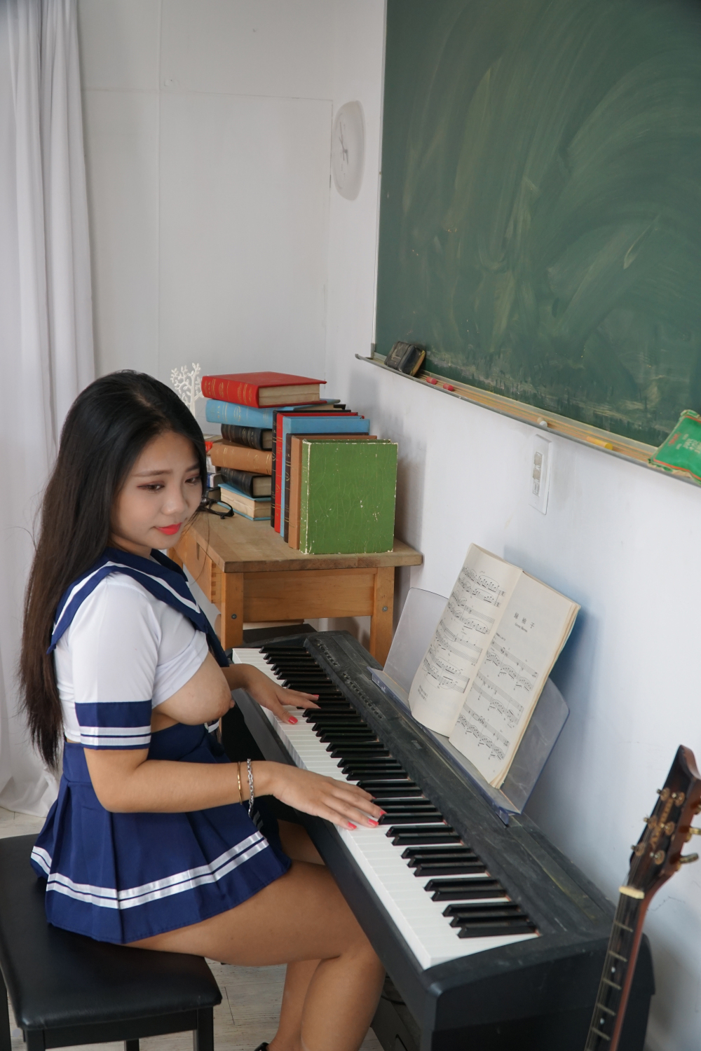 胖学妹的奶子还是不错的