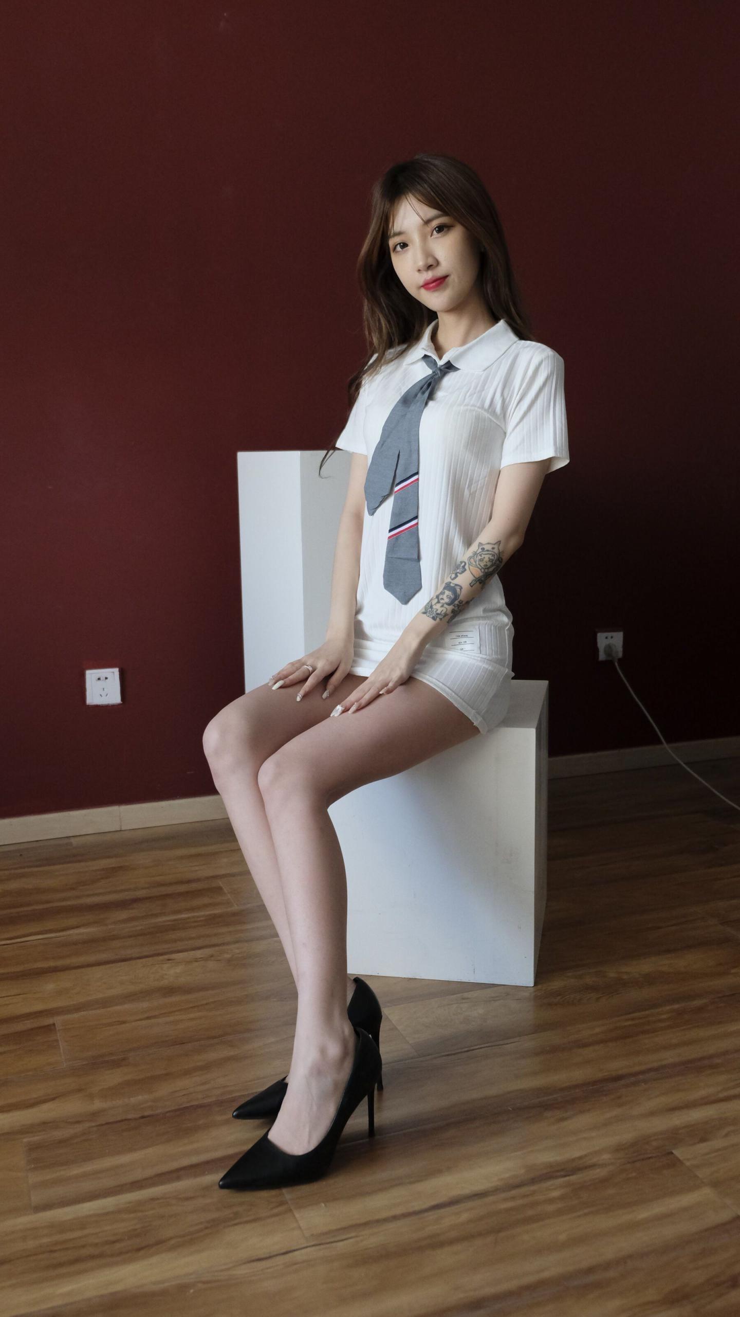 美腿妹子看起来真舒服