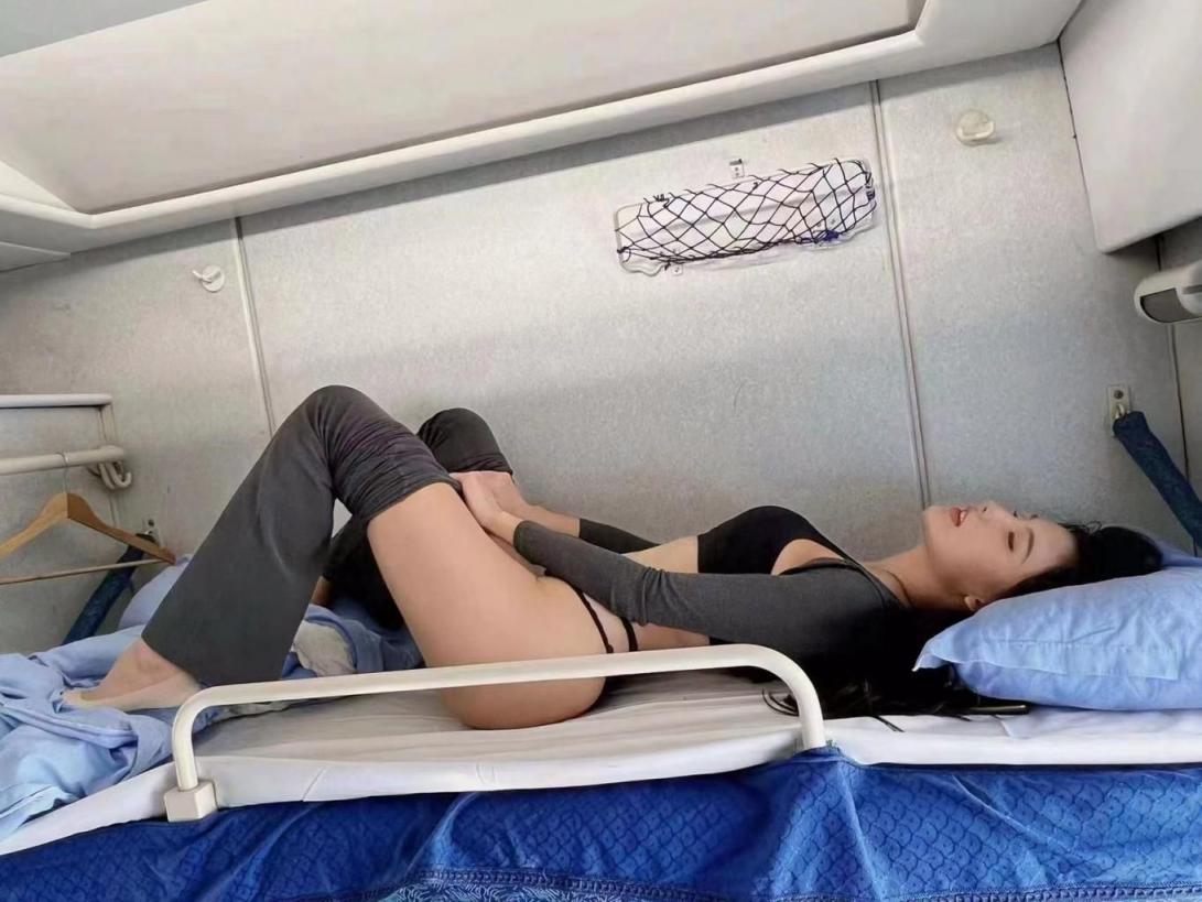 搜集的妹子图片-出去走走