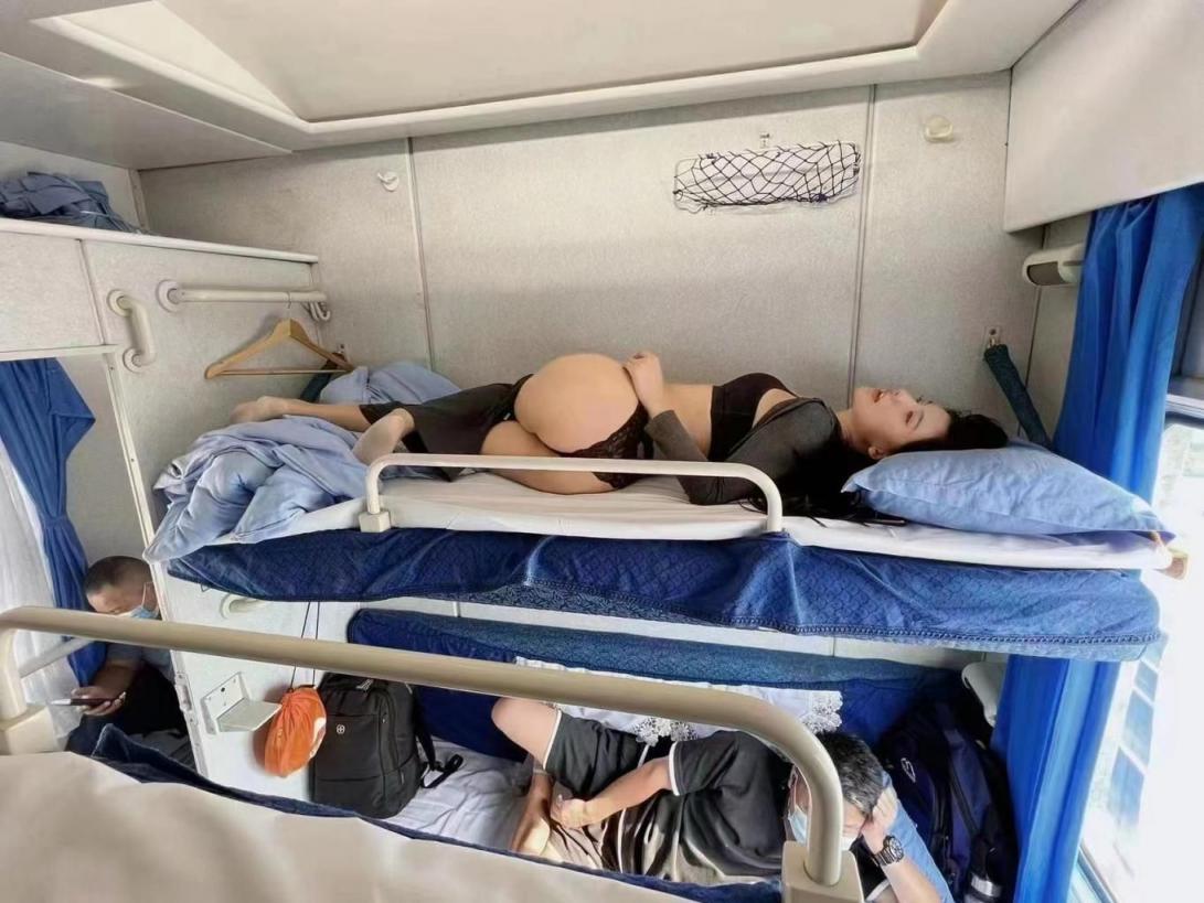 搜集的妹子图片-出去走走