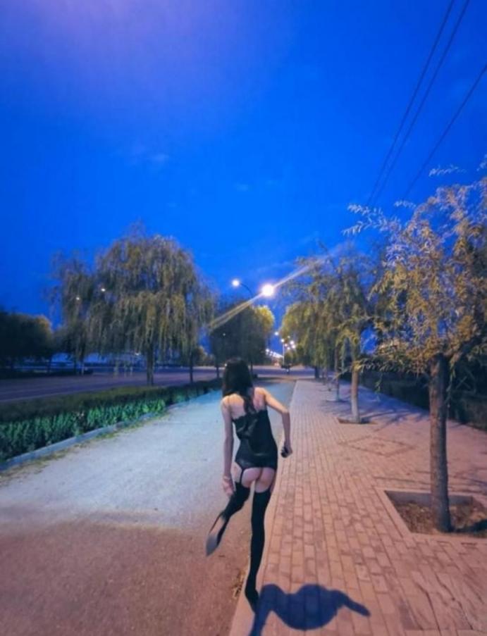 搜集的妹子图片-出去走走