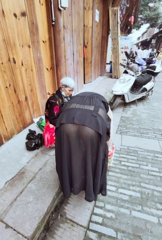 搜集的妹子图片-出去走走