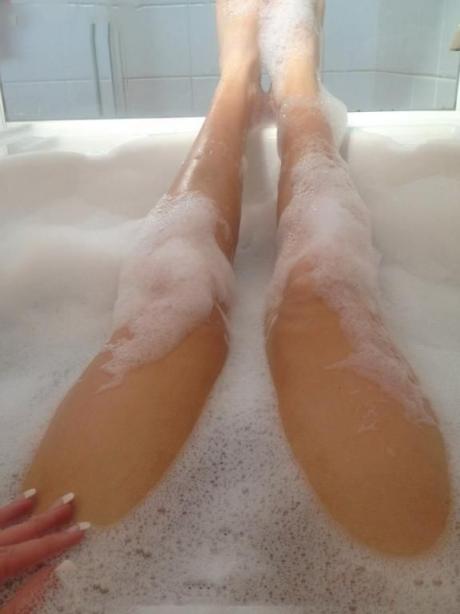 搜集的妹子图片-胸白逼粉