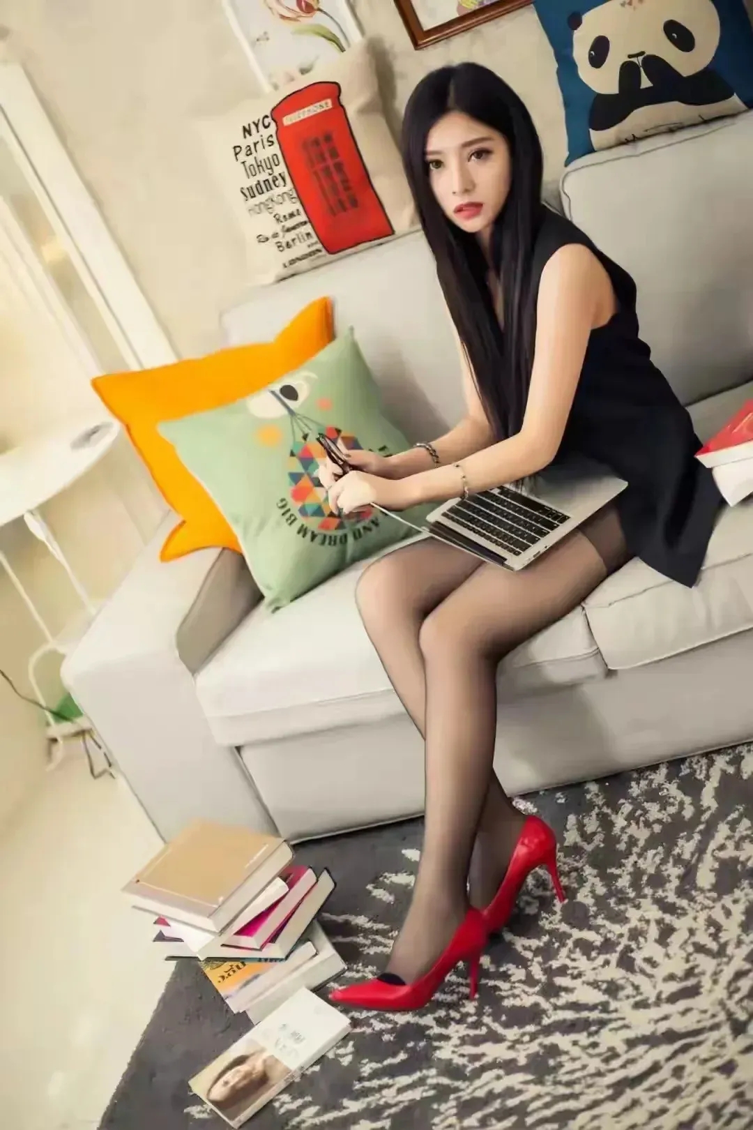 身材高挑的小姐姐