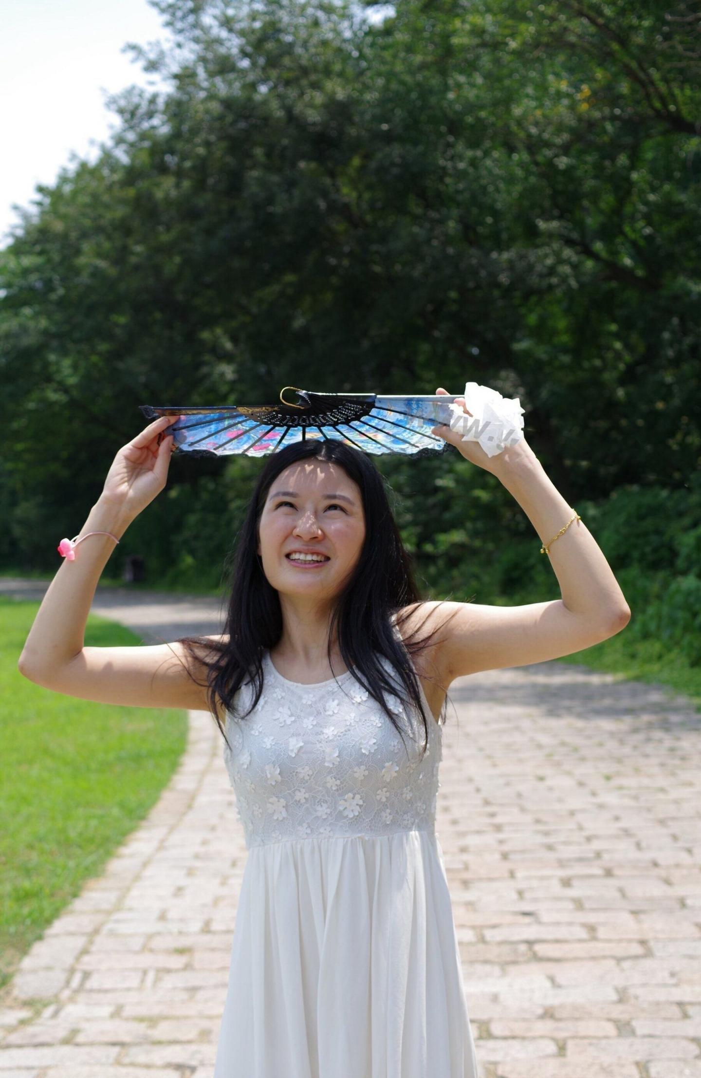 白裙小少妇气质还不错