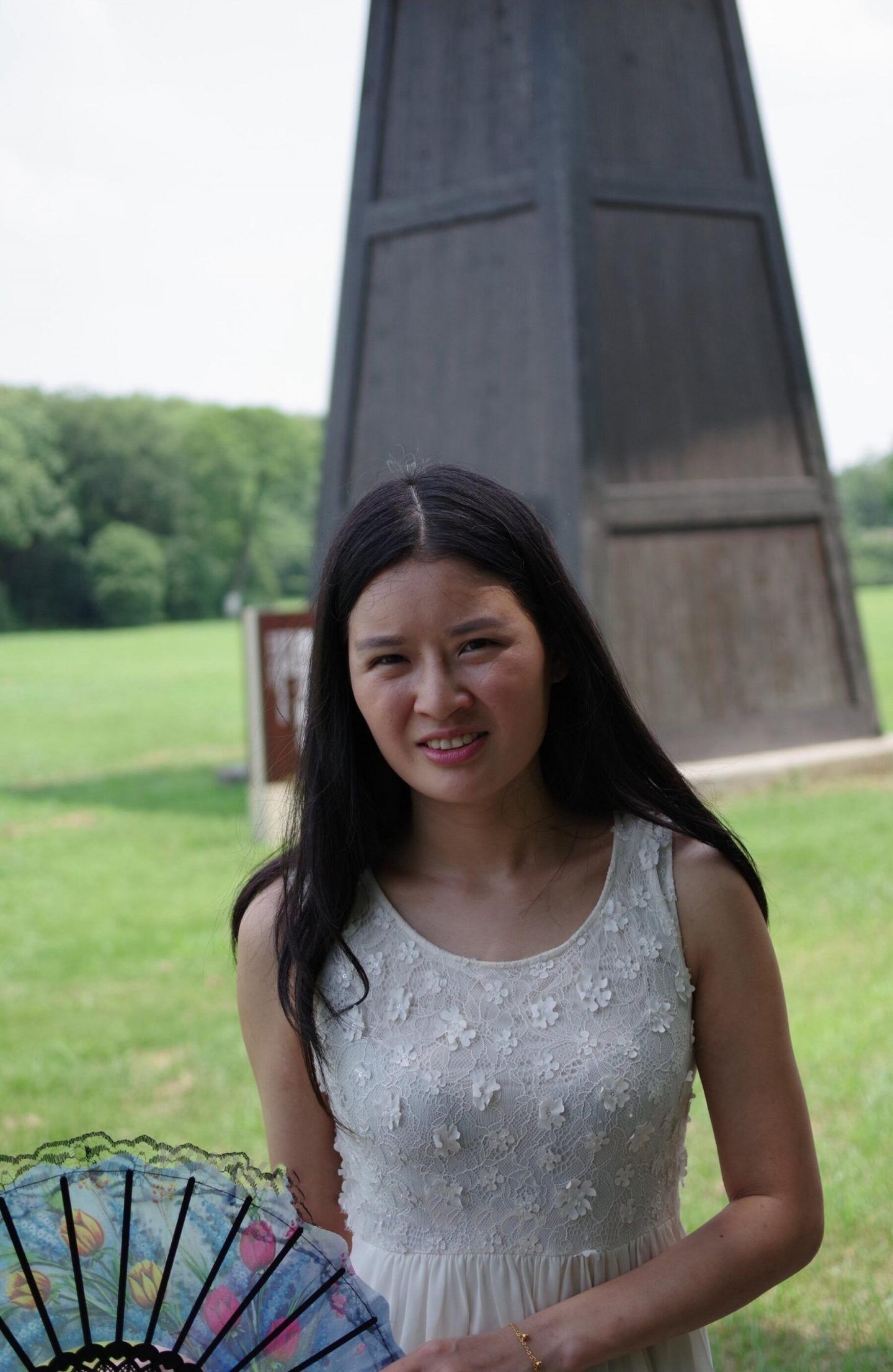 白裙小少妇气质还不错