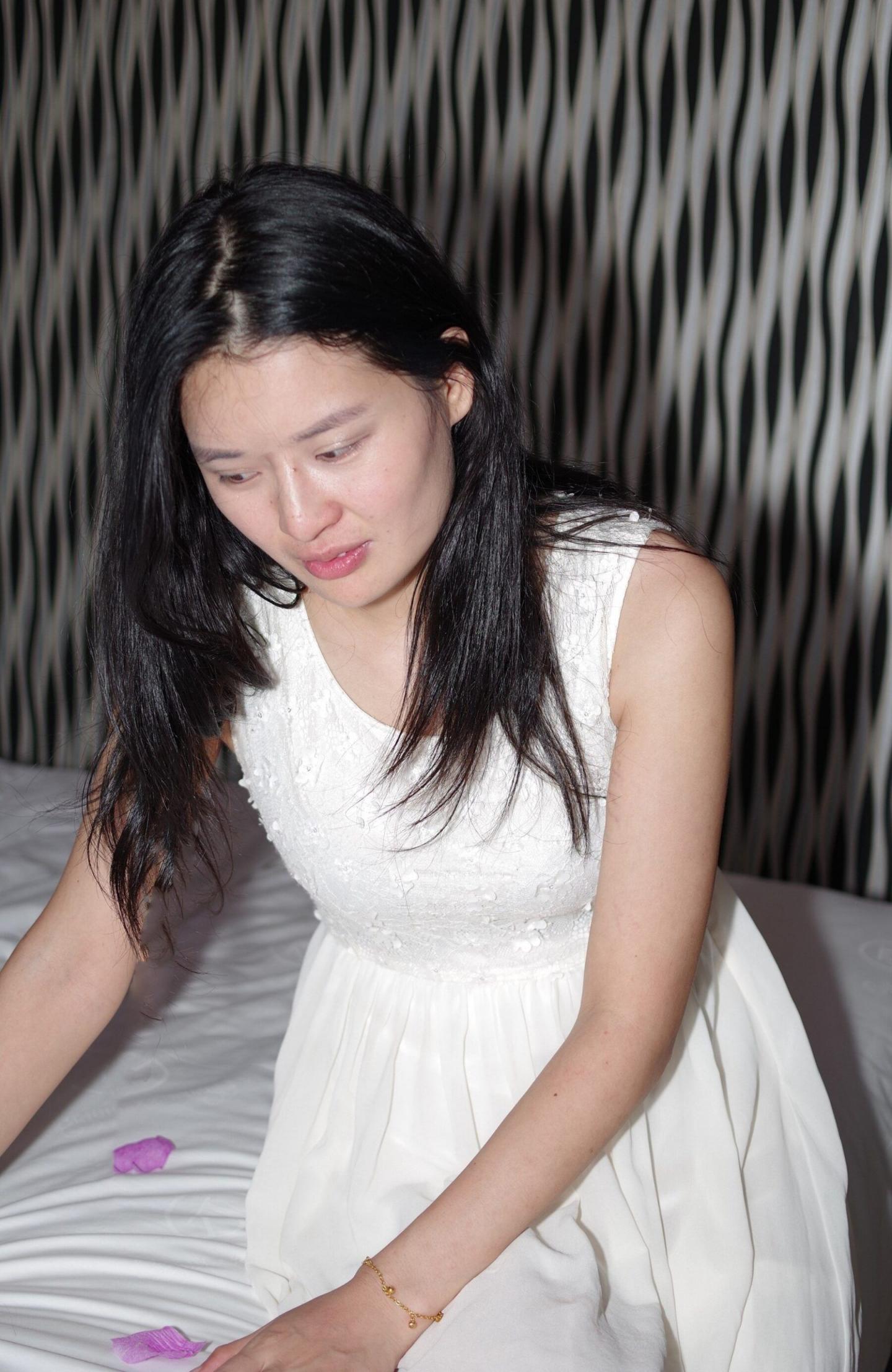 白裙小少妇气质还不错