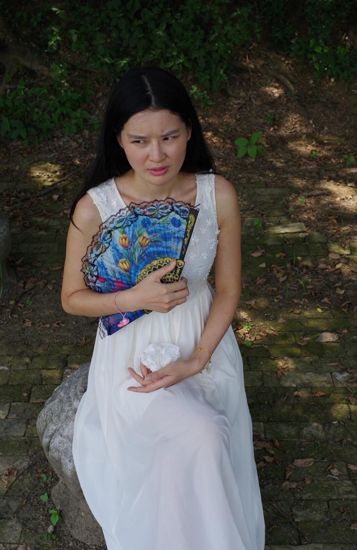 白裙小少妇气质还不错