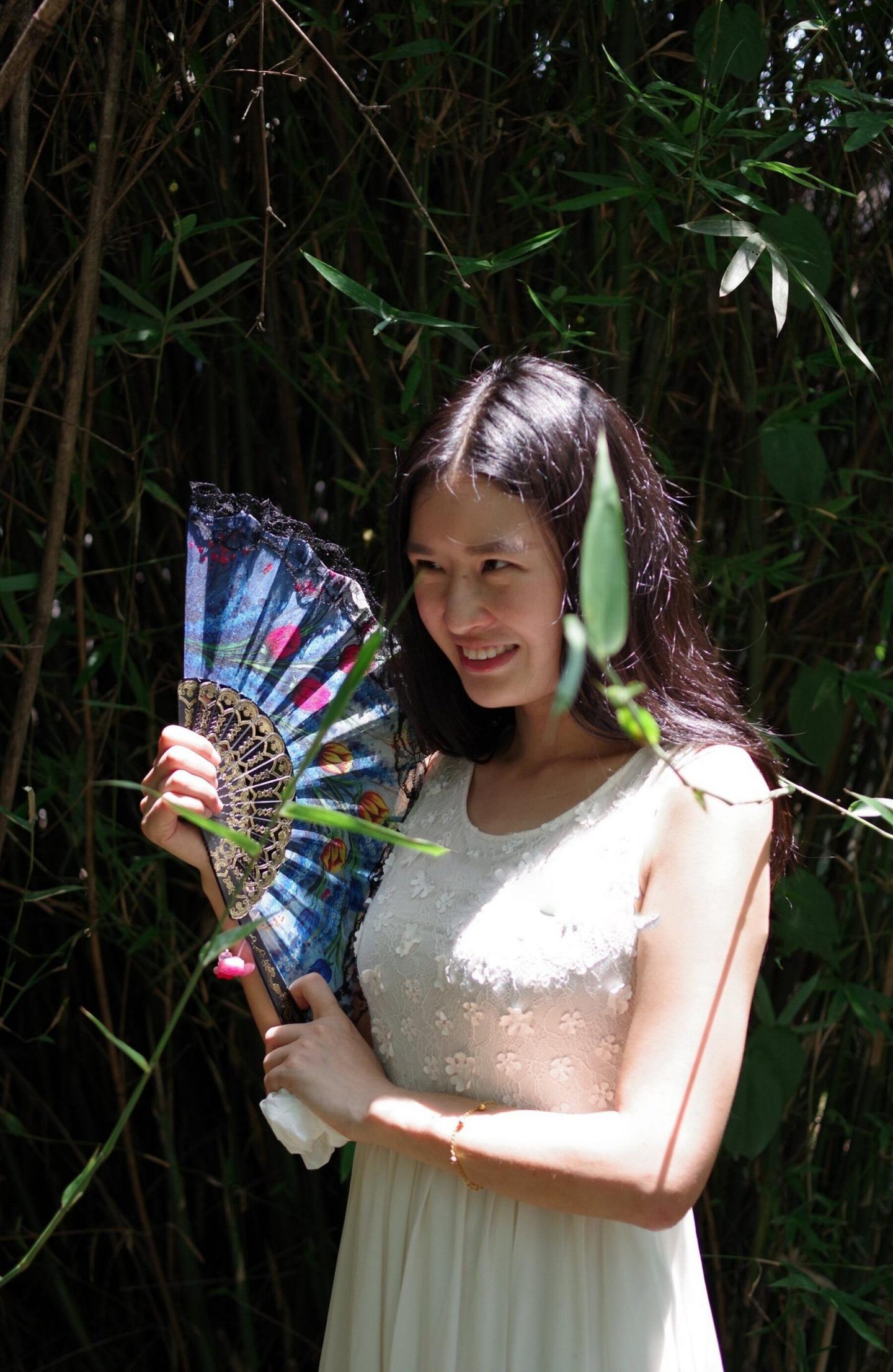 白裙小少妇气质还不错