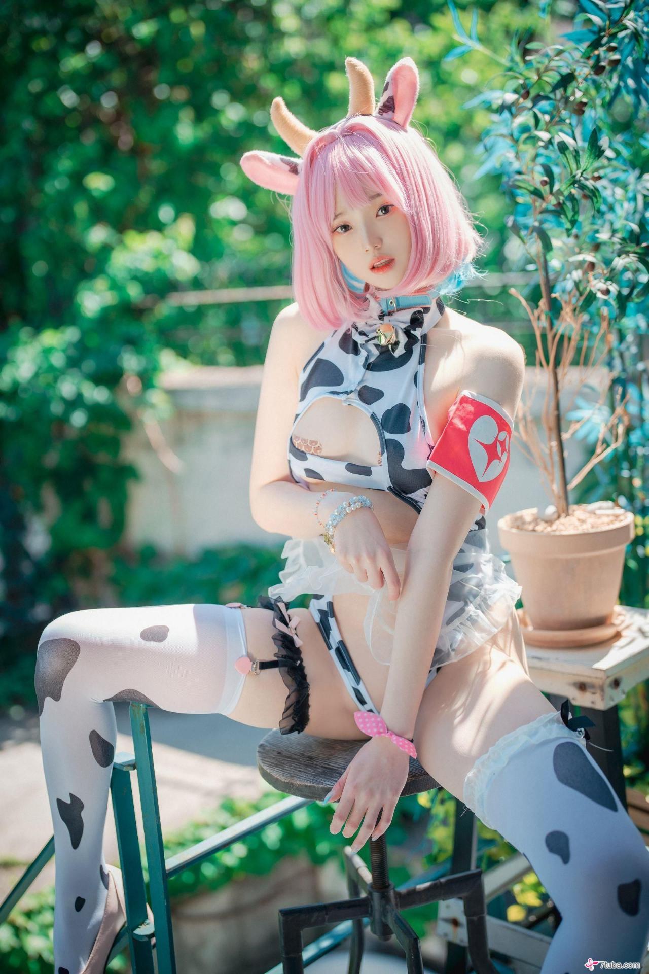 性感美女 粉红奶牛