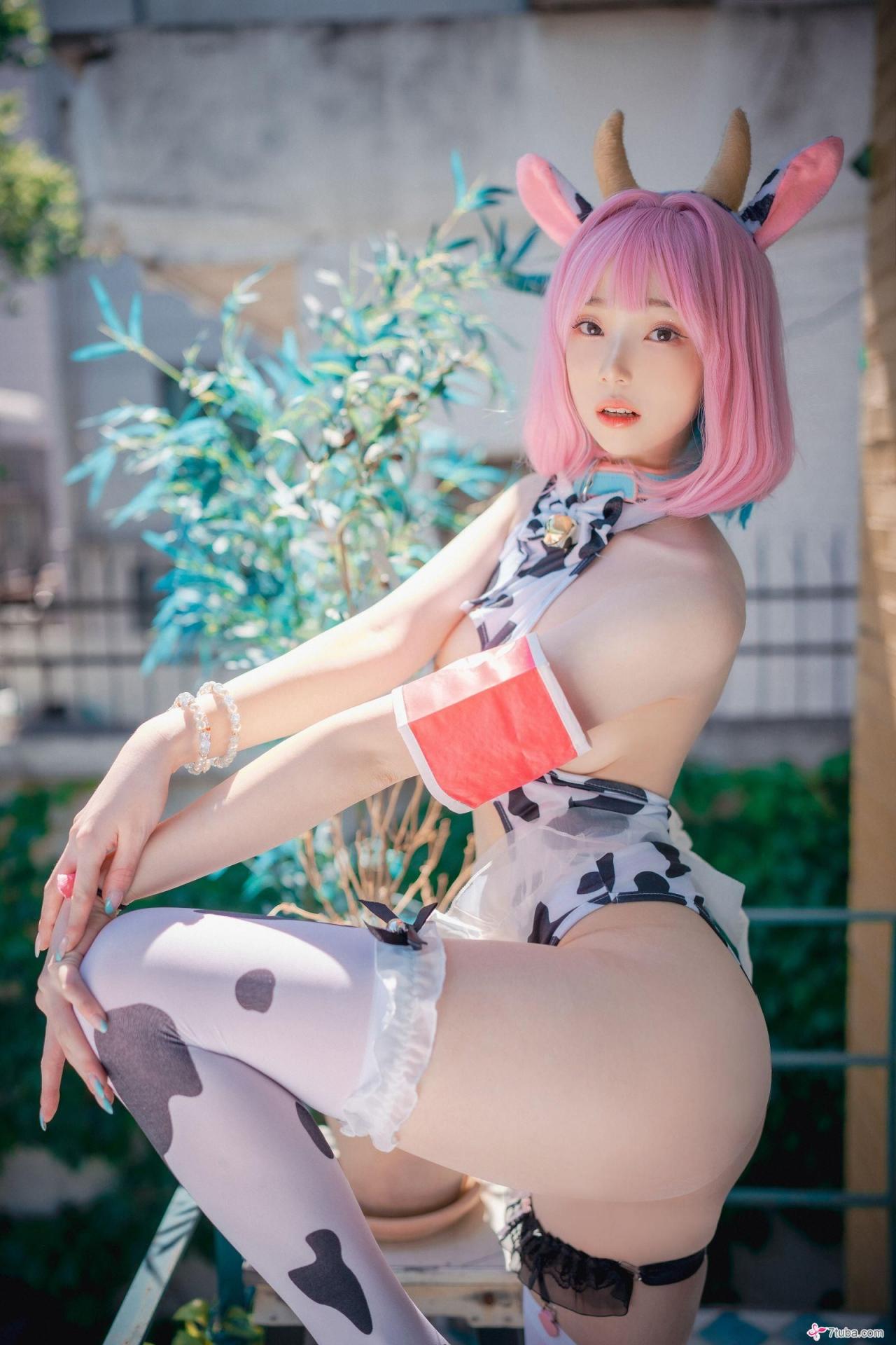 性感美女 粉红奶牛