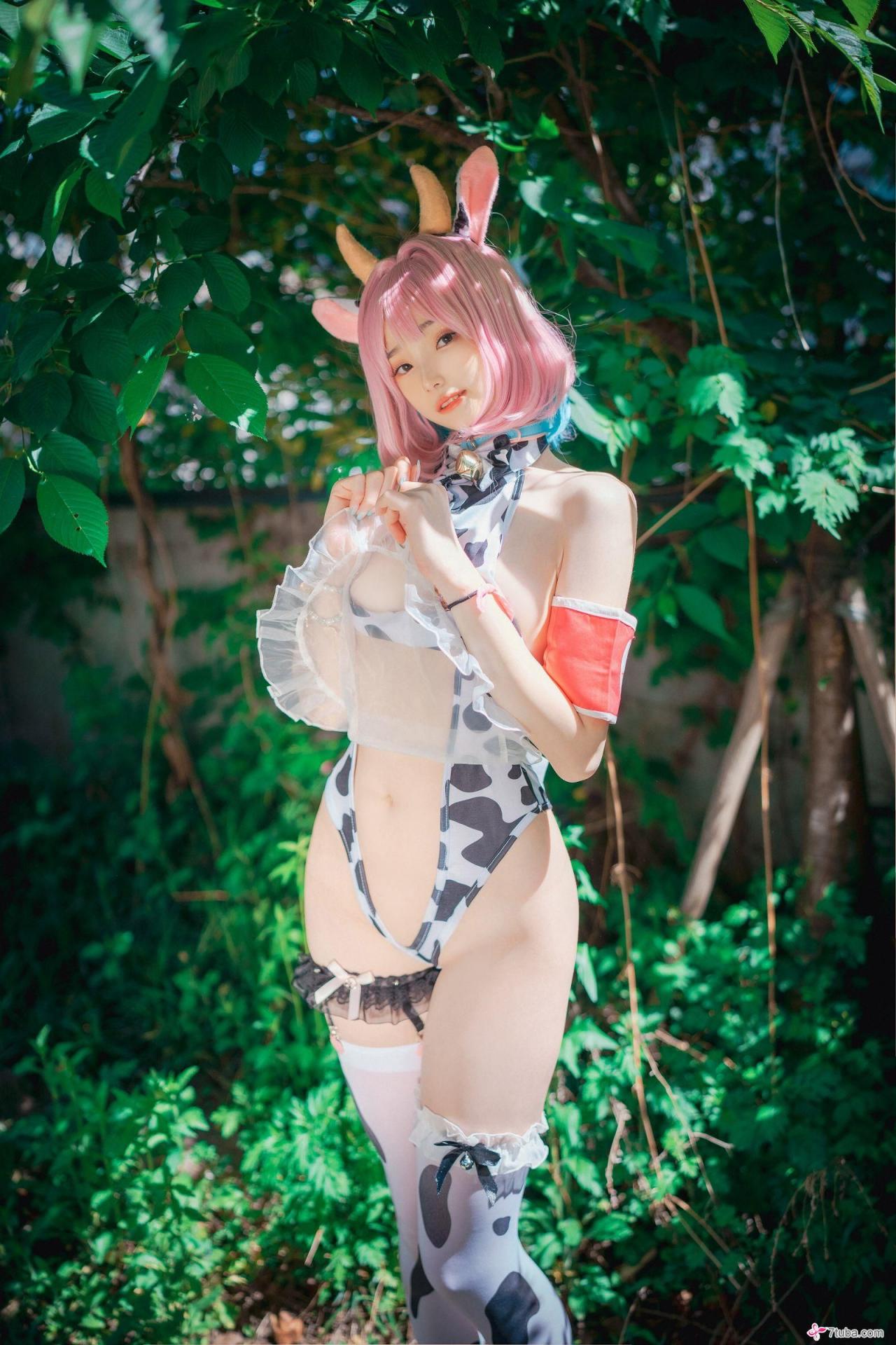 性感美女 粉红奶牛