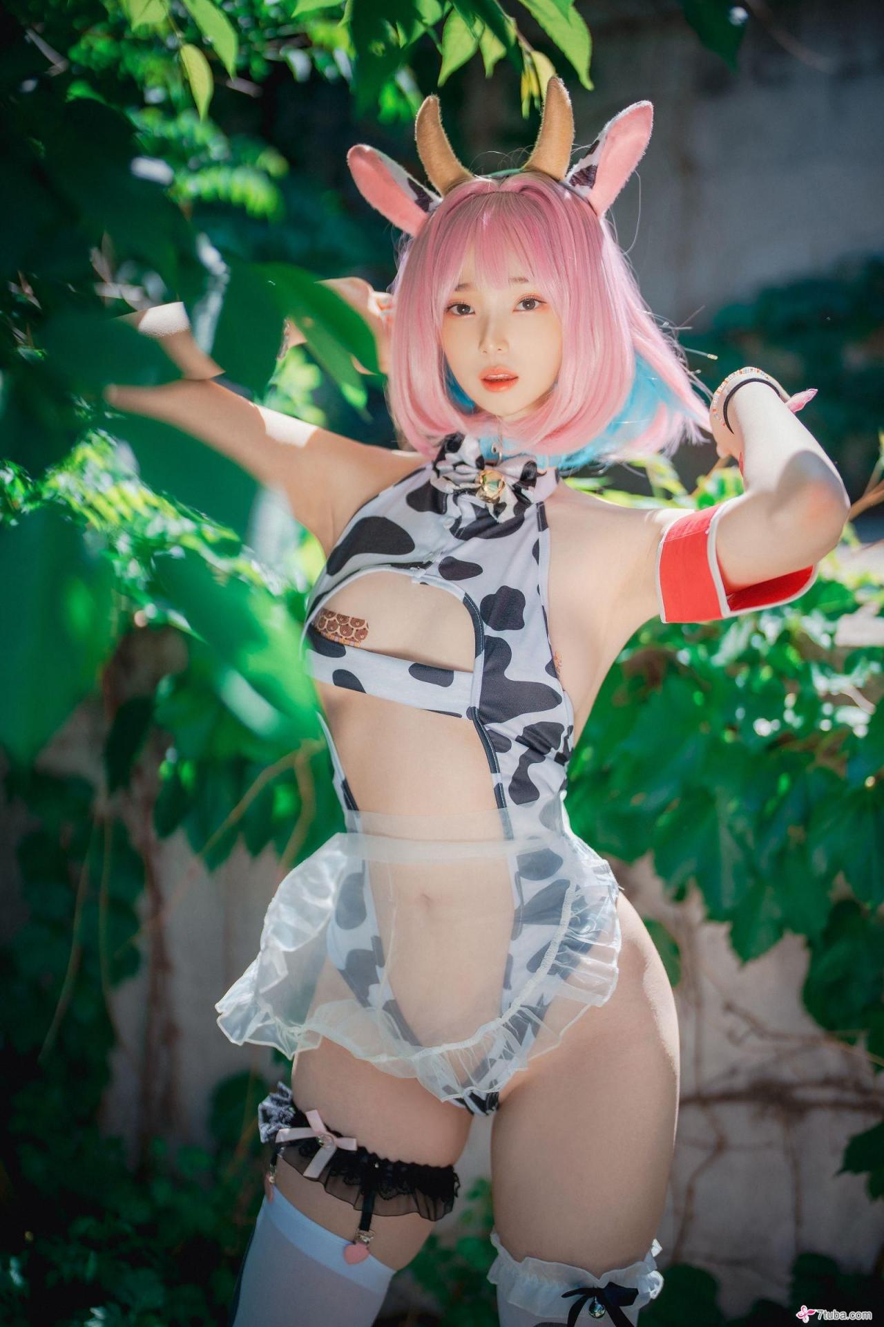 性感美女 粉红奶牛