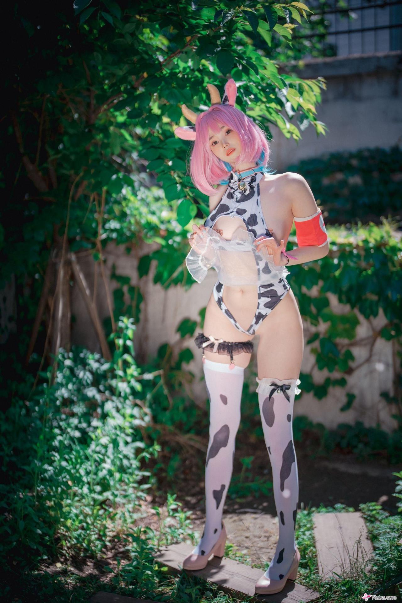 性感美女 粉红奶牛