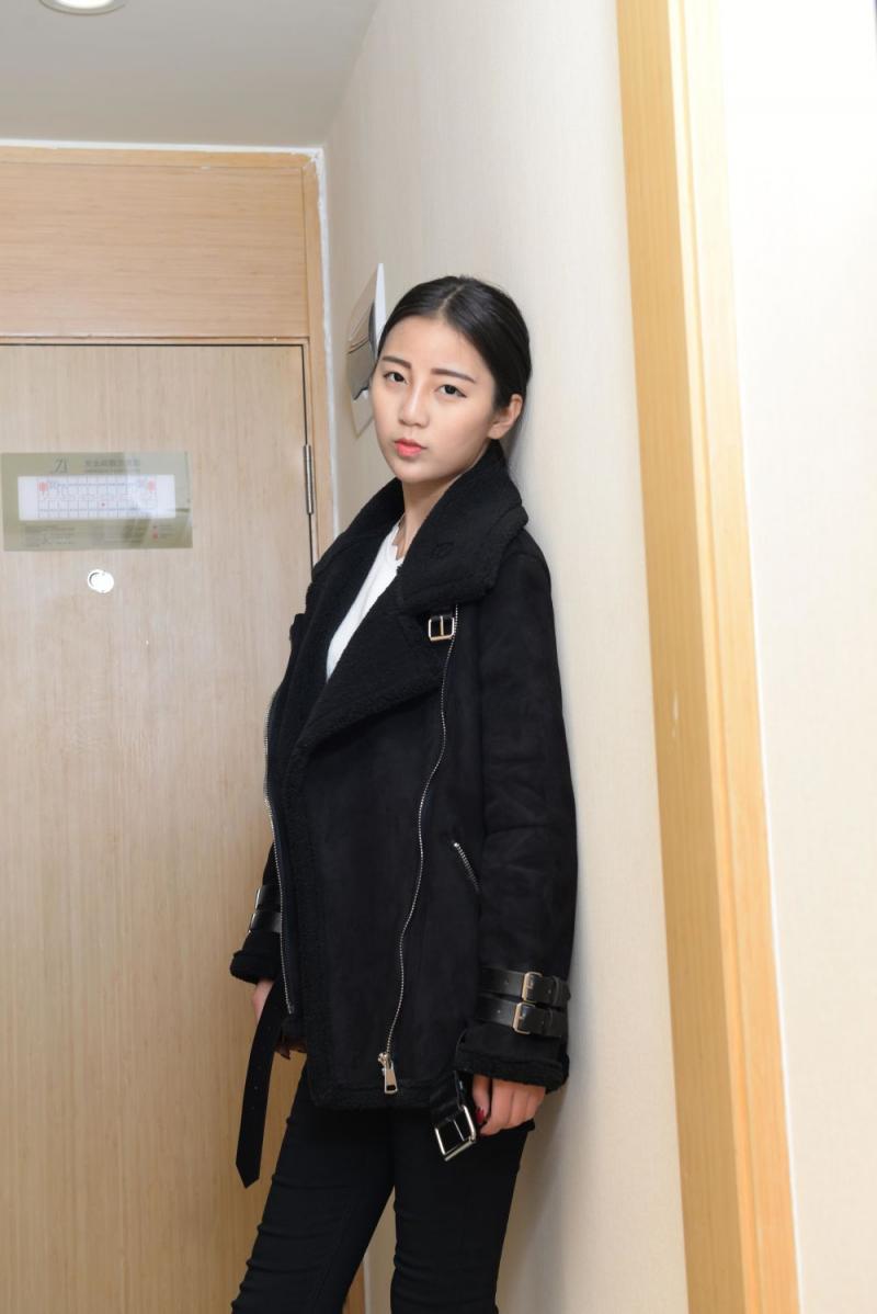 身材又好又嫩的极品妹子