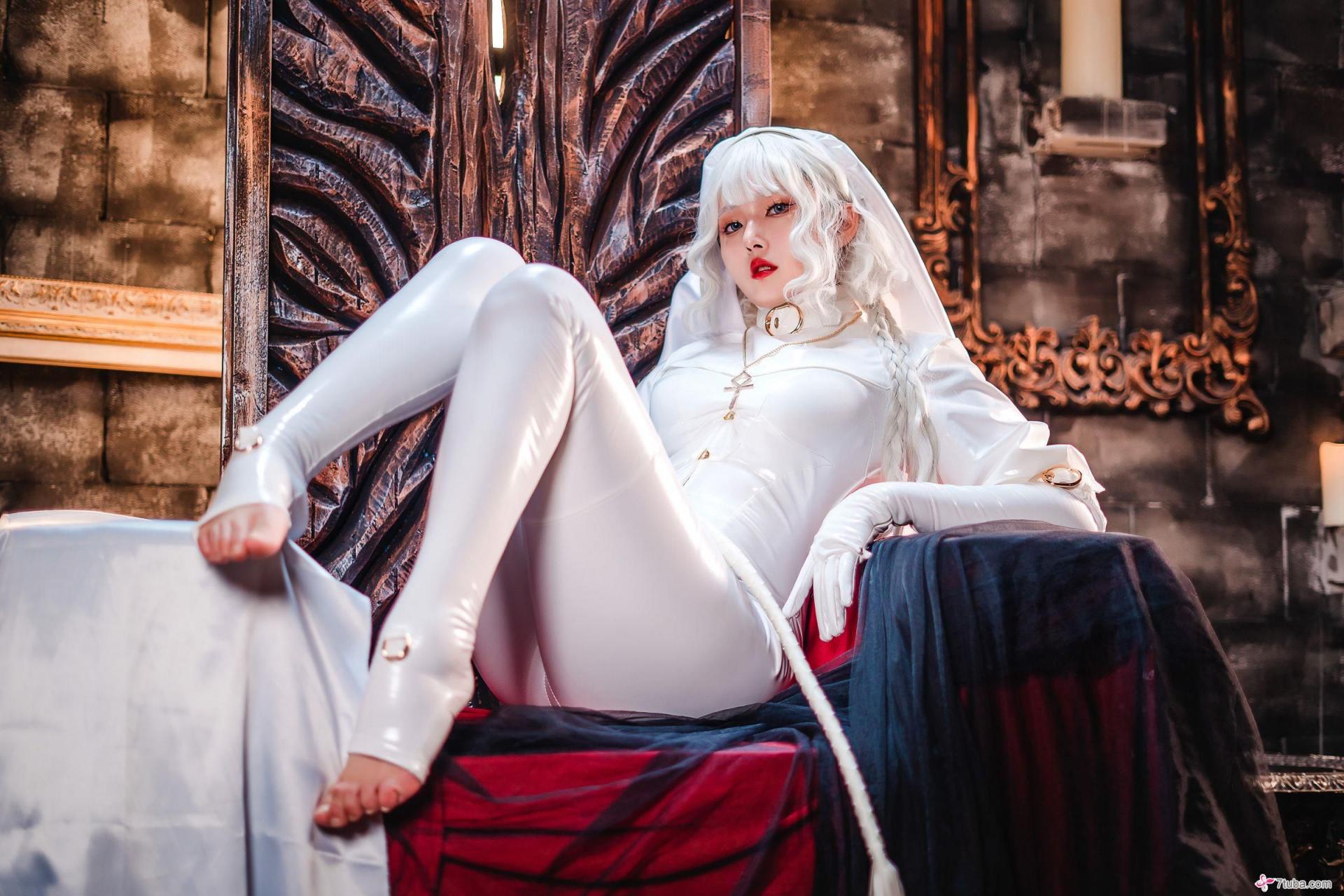 性感美图 白修女