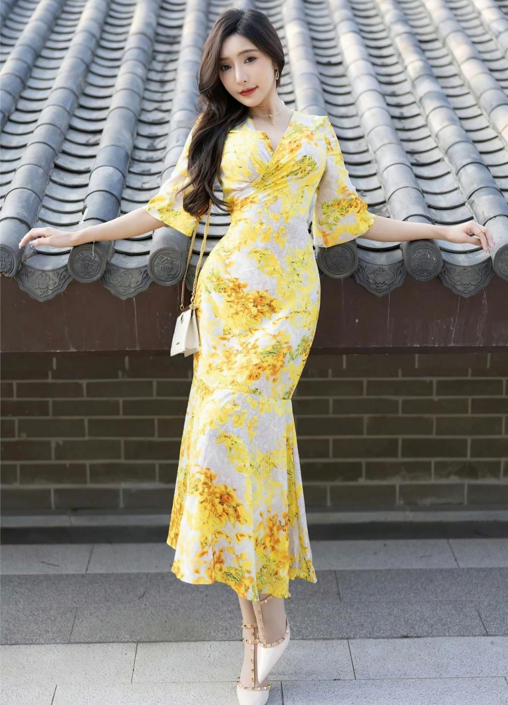 包臀裙纤腰大长腿