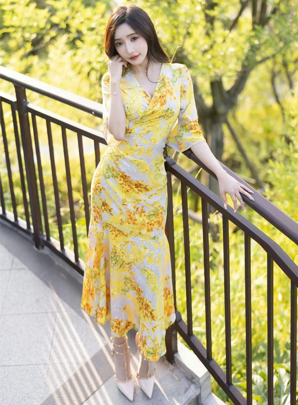 包臀裙纤腰大长腿