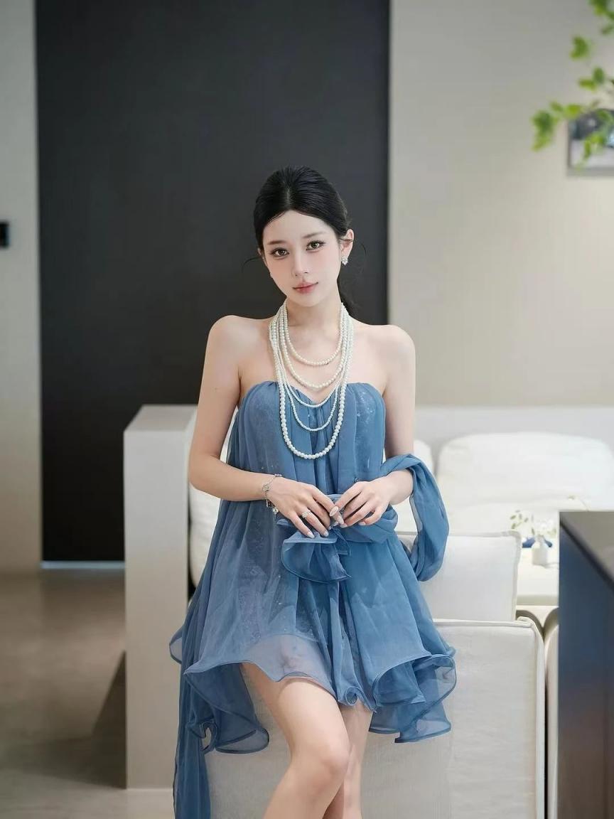 包臀裙纤腰大长腿