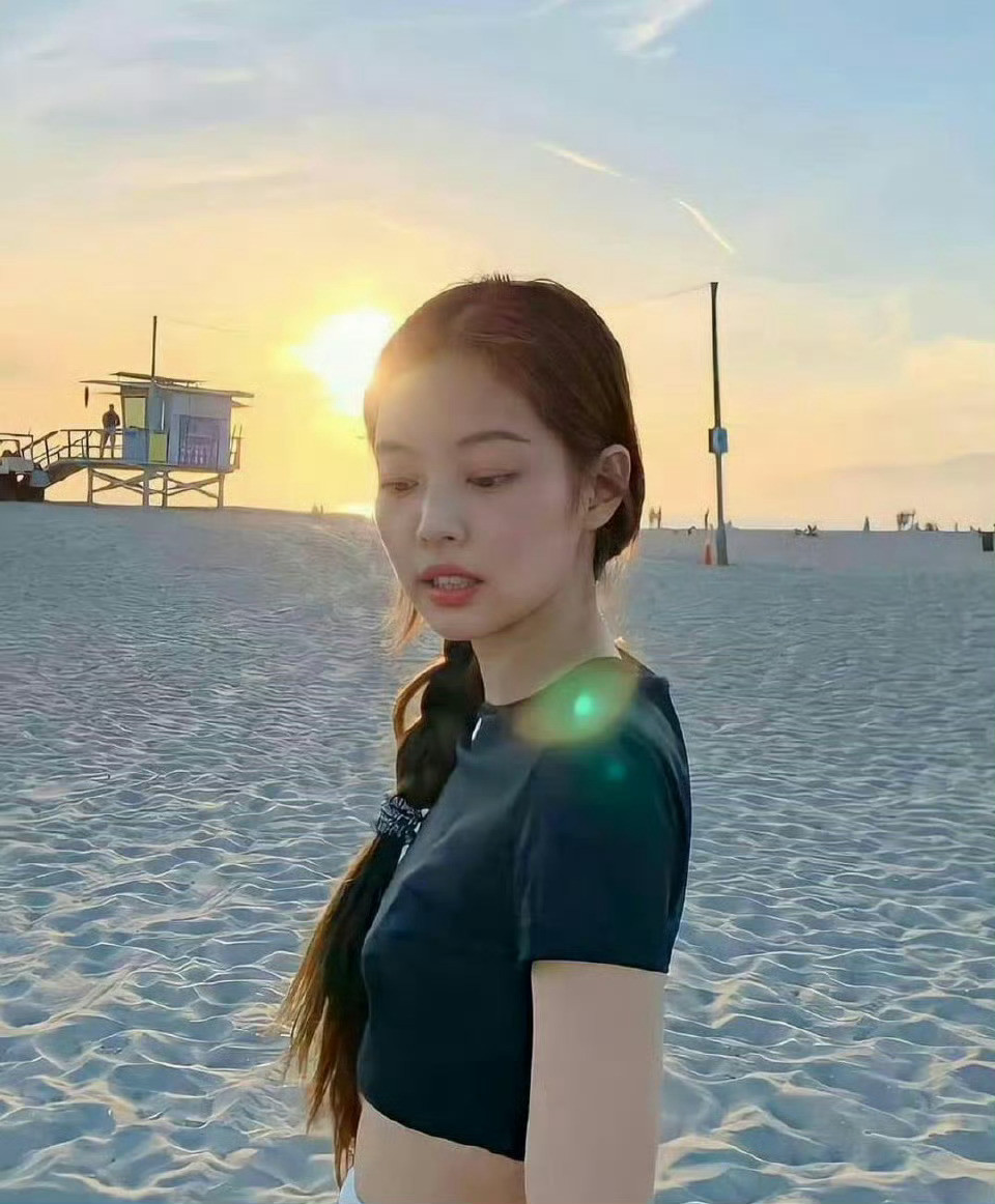 搔首弄姿的年轻妹子[32P]