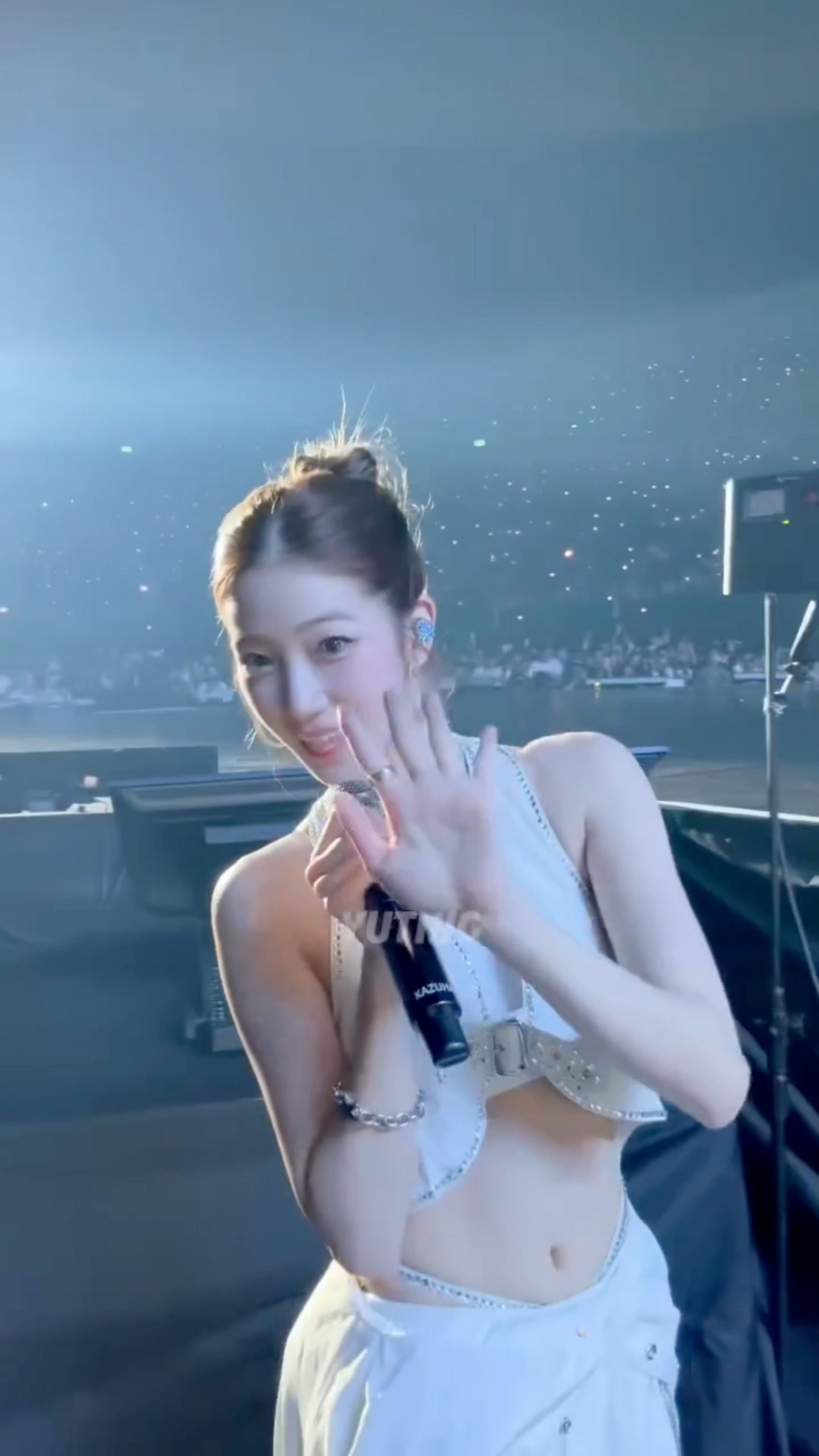 搔首弄姿的年轻妹子[32P]