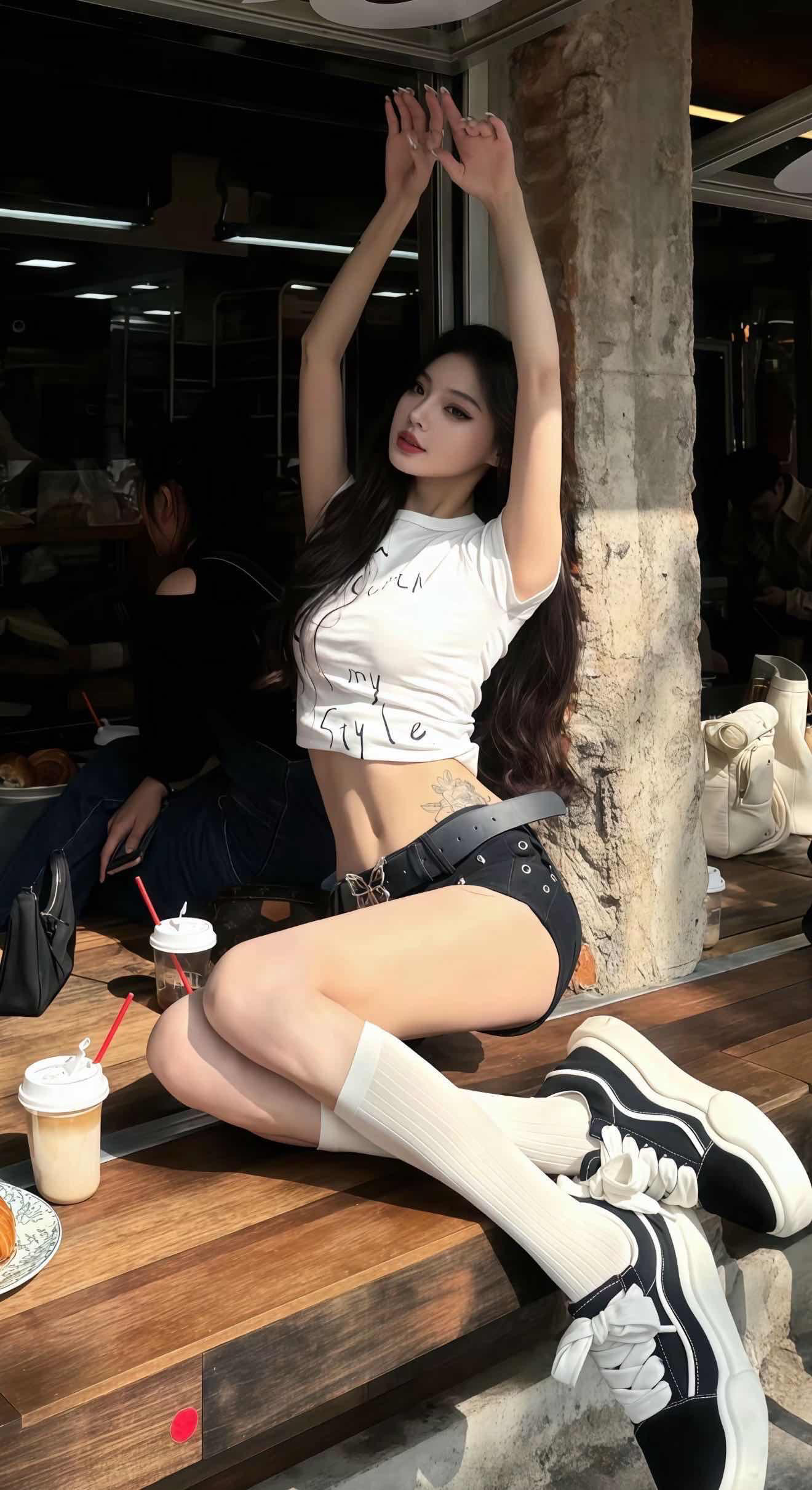 搔首弄姿的年轻妹子[32P]