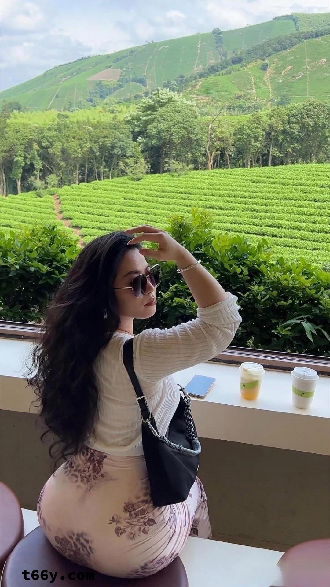 诱人的美女姐姐