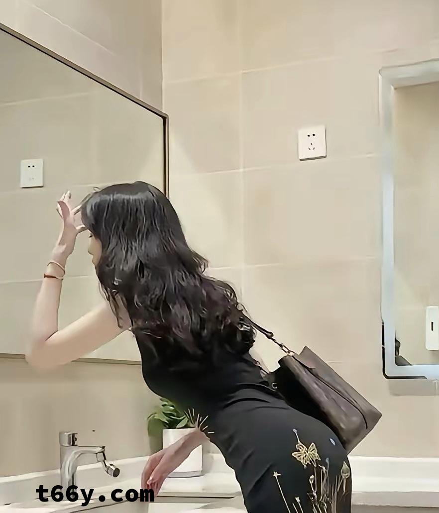 诱人的美女姐姐