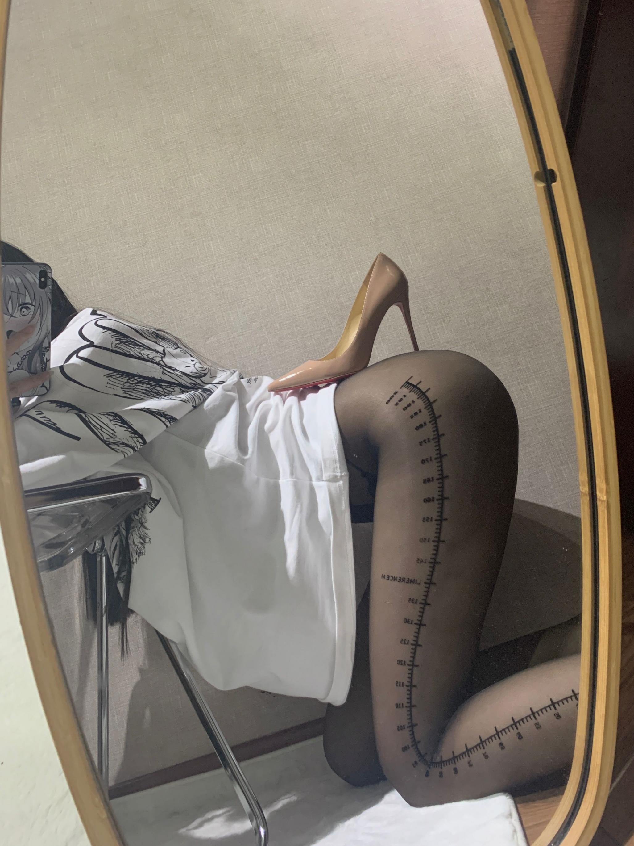 陈佩奇辣妹日记诱惑迷人[26P]