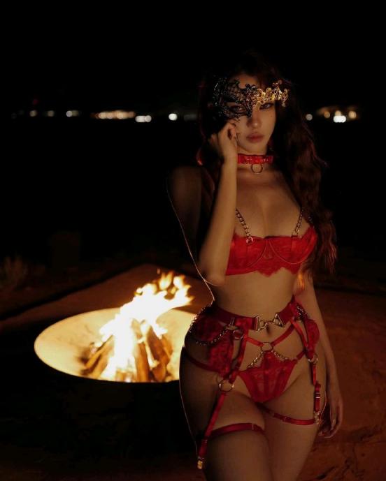 每日穿搭OOTD与假日穿搭判若两人