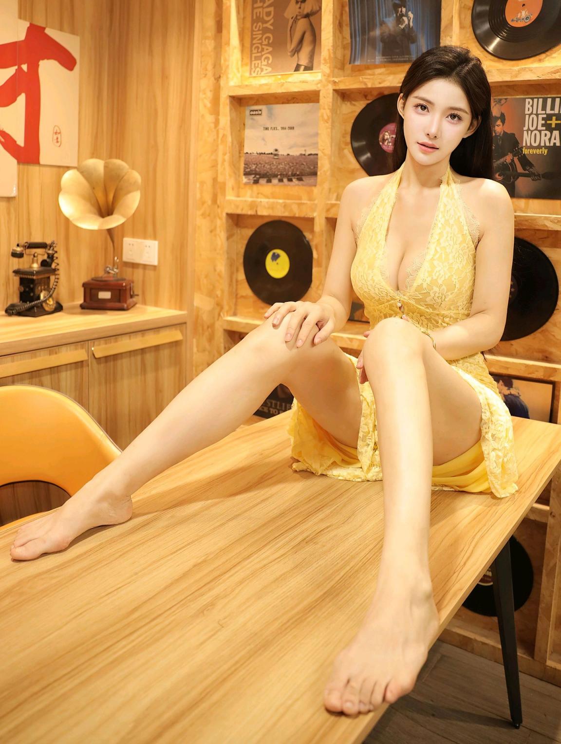 每日穿搭OOTD与假日穿搭判若两人