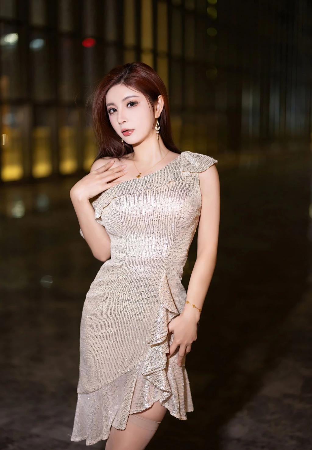 漂亮的小姐姐［35P］