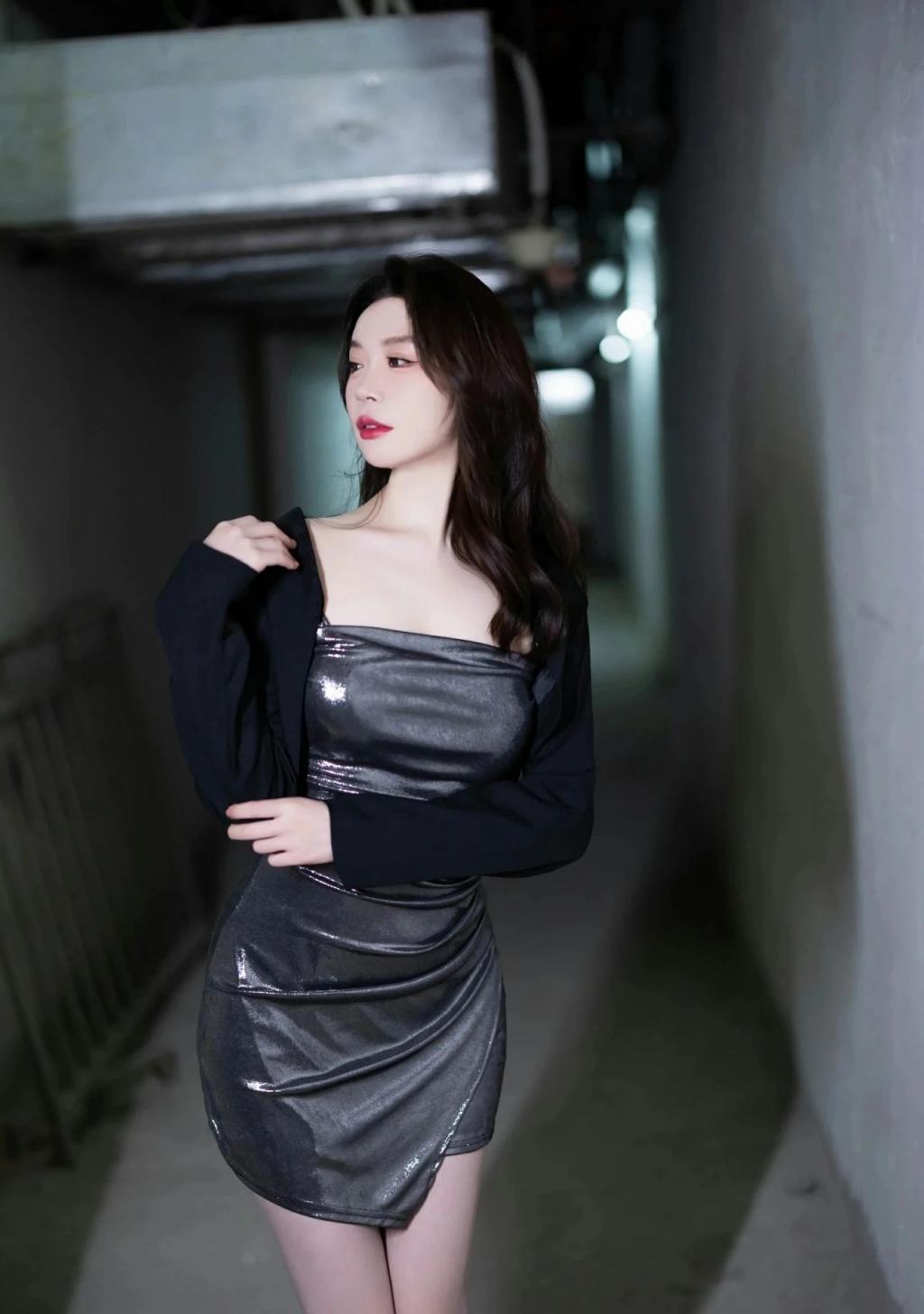 漂亮的小姐姐［35P］