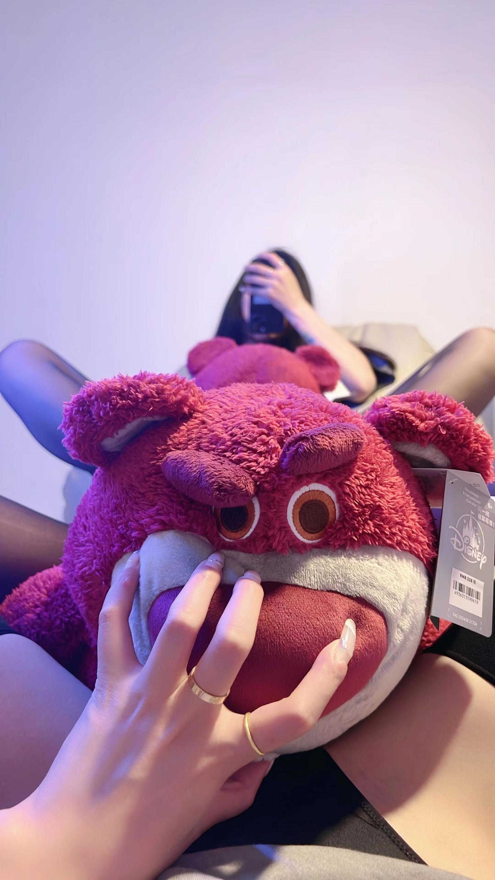 陈佩奇辣妹日记诱惑迷人 20251016