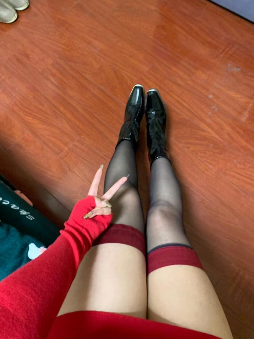 红丝袜黑高根，直刺男人的心窝