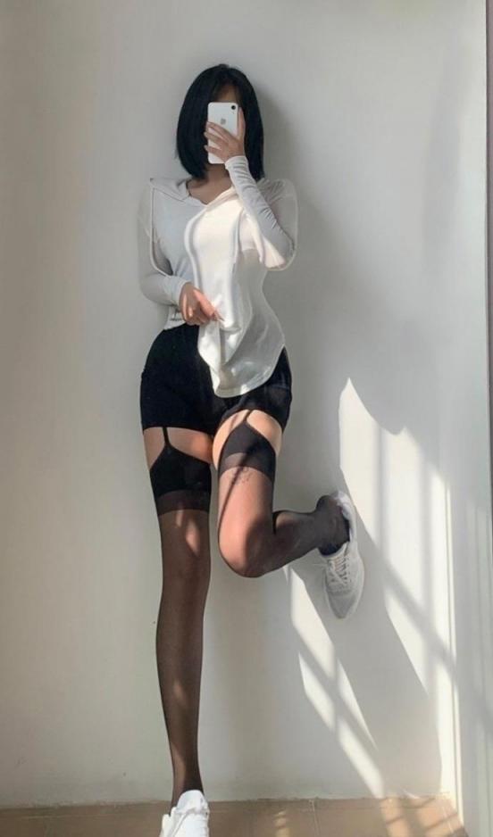 红丝袜黑高根，直刺男人的心窝