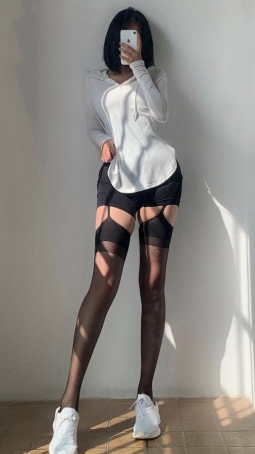 红丝袜黑高根，直刺男人的心窝