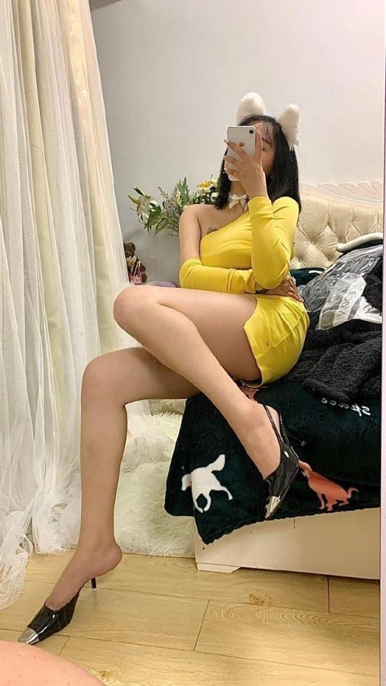 红丝袜黑高根，直刺男人的心窝