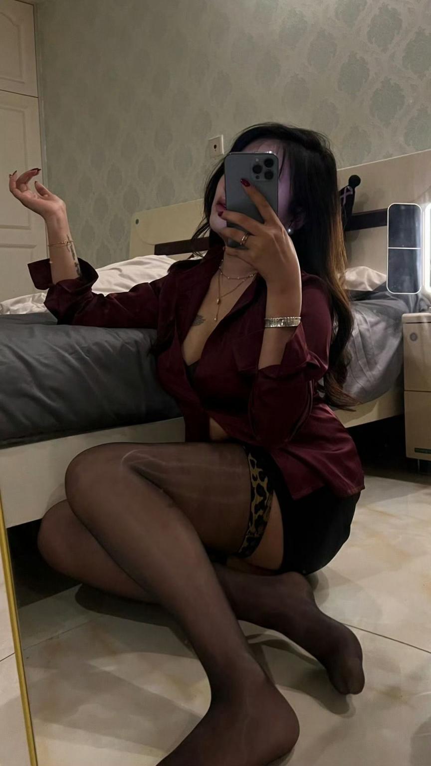 红丝袜黑高根，直刺男人的心窝