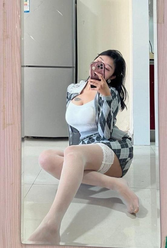 红丝袜黑高根，直刺男人的心窝