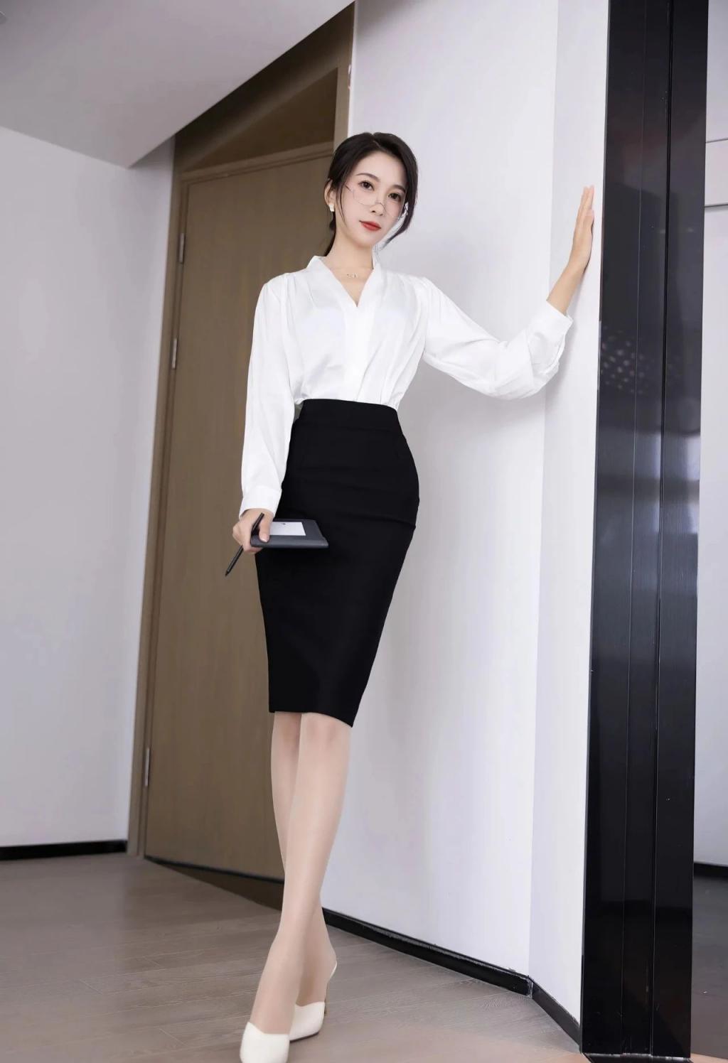 酷飒小秘书漂亮