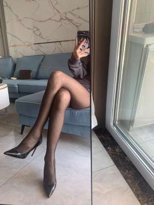 陈佩奇辣妹日记诱惑迷人 20251016