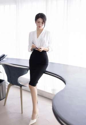 酷飒小秘书漂亮