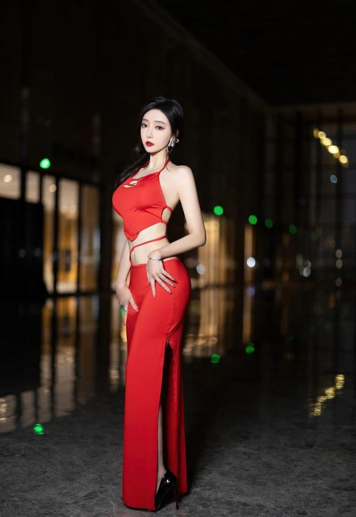 漂亮的小姐姐[20251020]