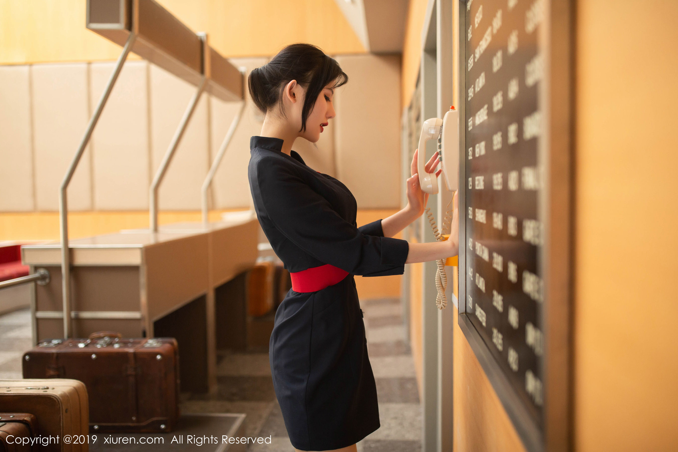 就是阿朱啊美腿丝袜办公室迈开腿汁水喷了一脸