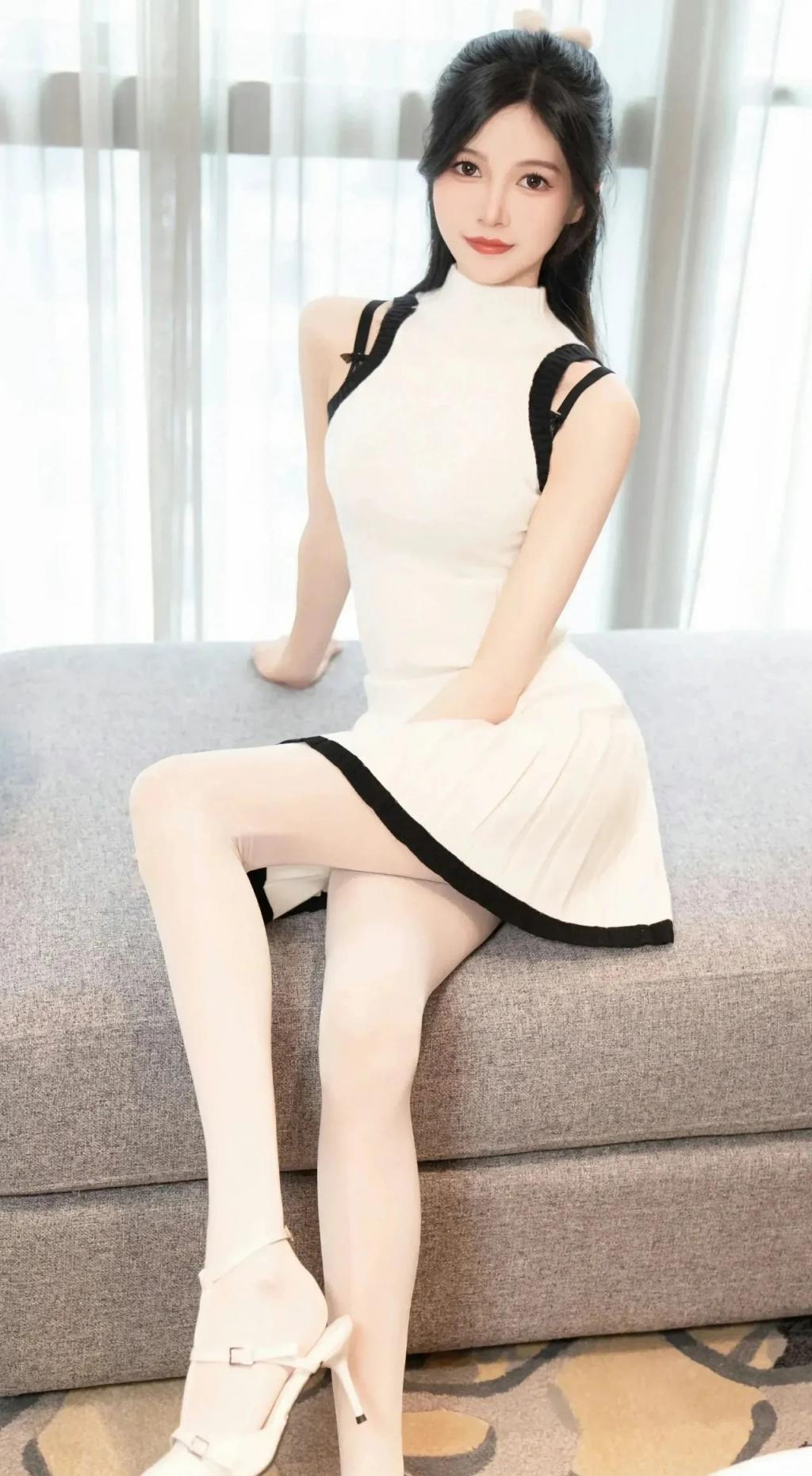 曼妙身材，前凸后翘