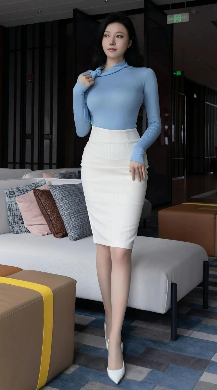 曼妙身材，前凸后翘