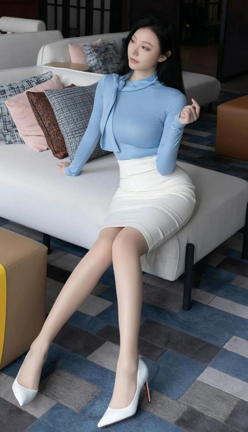 曼妙身材，前凸后翘